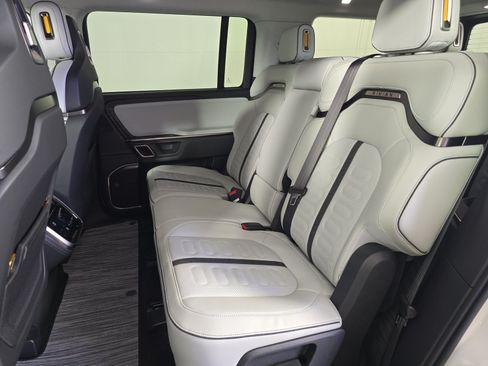 Used 2024 Rivian R1S Adventure AWD/4WD image 21