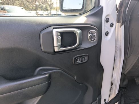 Used 2018 Jeep Wrangler Sport image 11