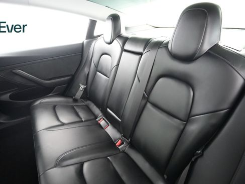 Used 2020 Tesla Model 3 Standard Range RWD image 24