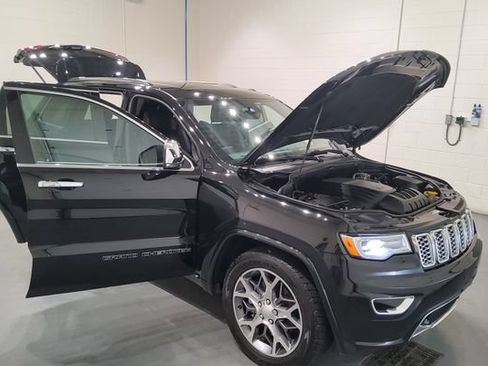 Used 2020 Jeep Grand Cherokee Overland AWD/4WD image 10
