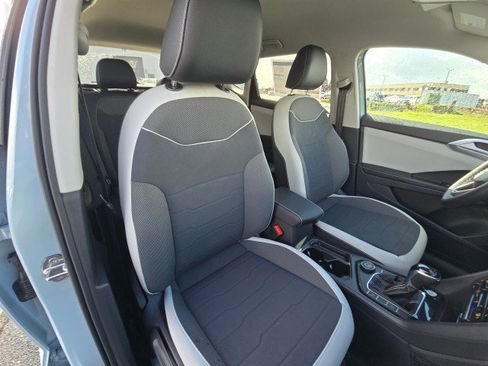 New 2026 Volkswagen Taos SE image 13