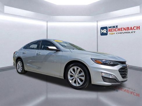 Used 2020 Chevrolet Malibu LT image 2