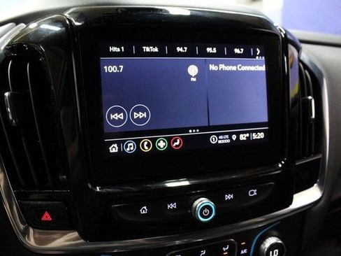 Used 2023 Chevrolet Traverse LT FWD image 28