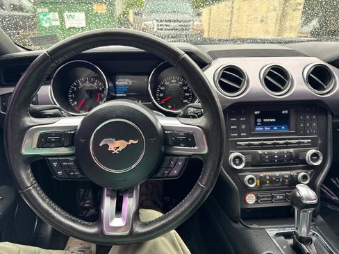Used 2016 Ford Mustang Coupe RWD image 11