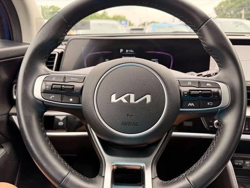Used 2024 Kia Sportage EX AWD/4WD image 18
