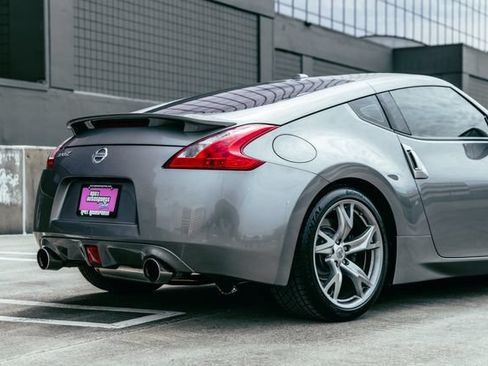 Used 2009 Nissan 370Z Touring RWD image 51