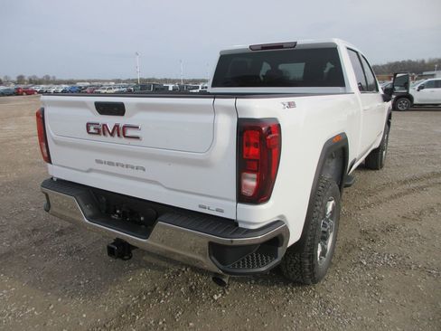 New 2026 GMC Sierra 2500 SLE image 4
