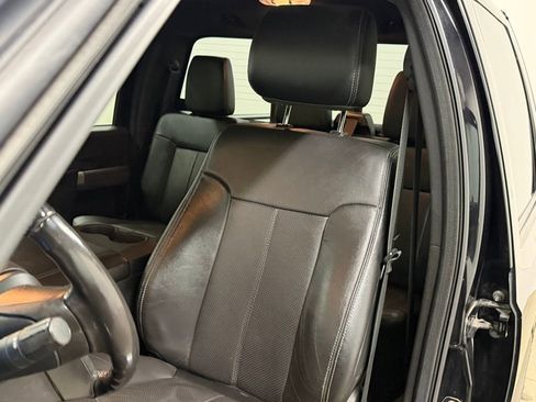 Used 2015 Ford F250 Lariat w/ Lariat Interior Package image 43