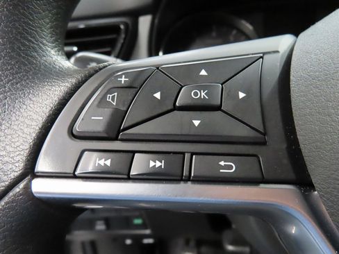 Used 2019 Nissan Rogue Sport SV image 44