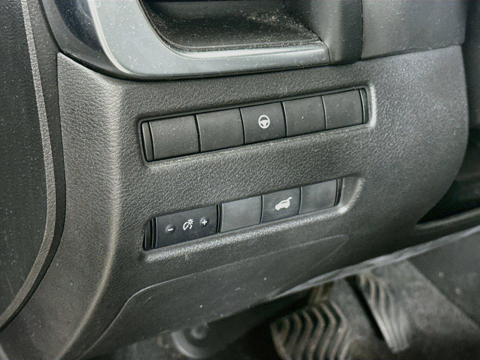 Used 2022 Nissan Rogue SV w/ SV Premium Package FWD image 14