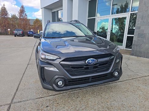 Used 2025 Subaru Outback Premium image 5