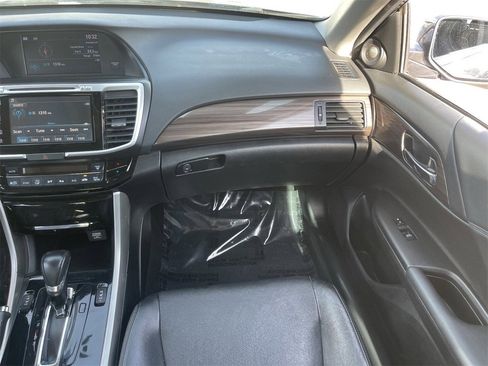 Certified 2017 Honda Accord EX-L image 15