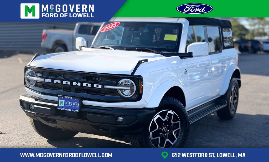 Used 2025 Ford Bronco Outer Banks AWD/4WD image 1