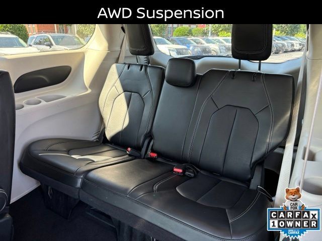 Used 2023 Chrysler Pacifica Touring-L AWD/4WD image 27