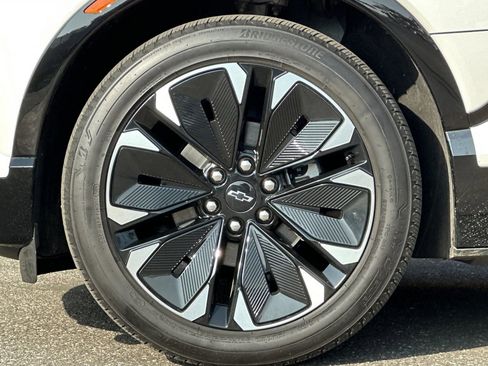 Used 2024 Chevrolet Blazer EV RS image 29