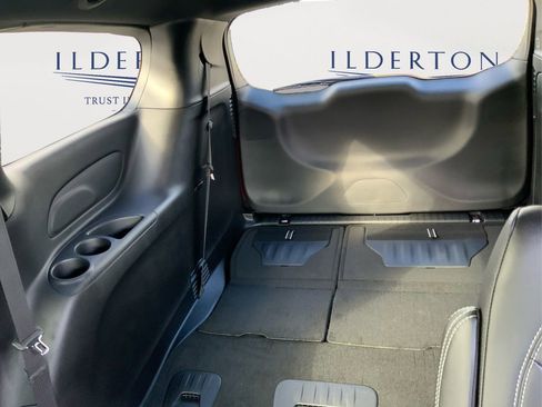 New 2026 Chrysler Pacifica Select image 13