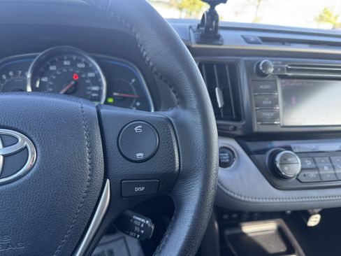 Used 2013 Toyota RAV4 Limited AWD/4WD image 24