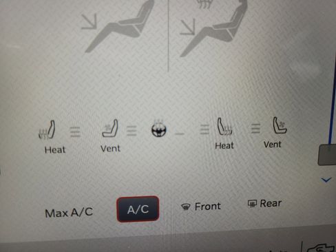 Used 2024 RAM 2500 Laramie w/ Safety Group image 32