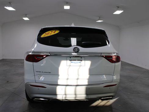 Used 2024 Buick Enclave Essence w/ Technology Package image 8