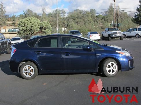 Used 2013 Toyota Prius Four image 3