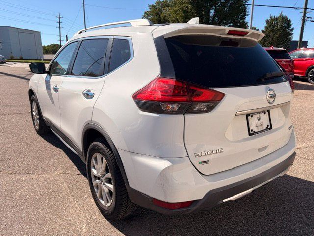 Used 2017 Nissan Rogue SV AWD/4WD image 6