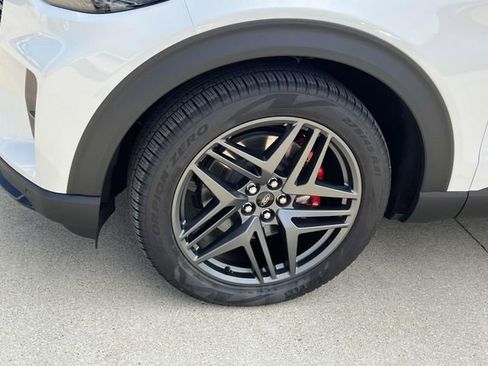 Used 2025 Ford Explorer ST w/ Sun And Sound Package image 10