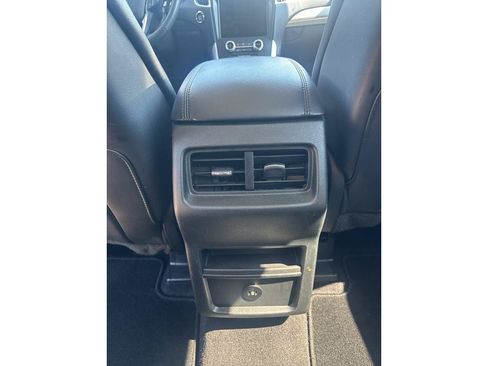 Used 2024 Ford Edge SEL AWD/4WD image 8