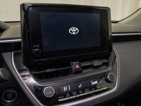 Used 2023 Toyota Corolla Cross LE image 11