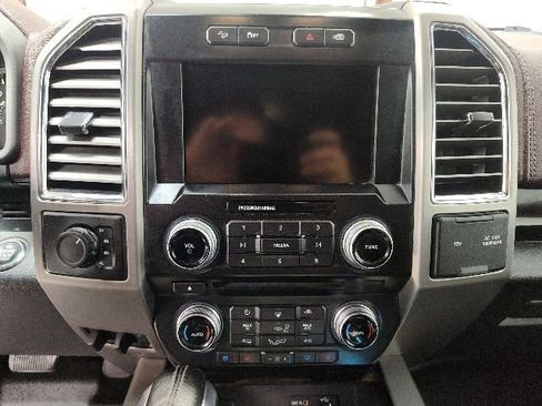 Used 2015 Ford F150 Platinum w/ Equipment Group 701A Luxury AWD/4WD image 25