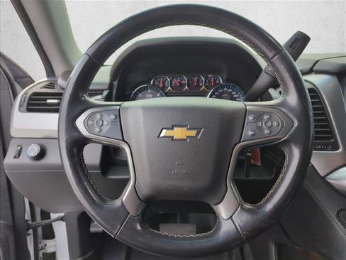 Used 2019 Chevrolet Suburban LT image 13