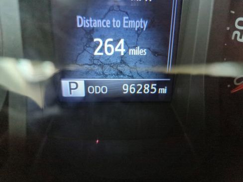 Used 2019 Toyota Tacoma SR image 18