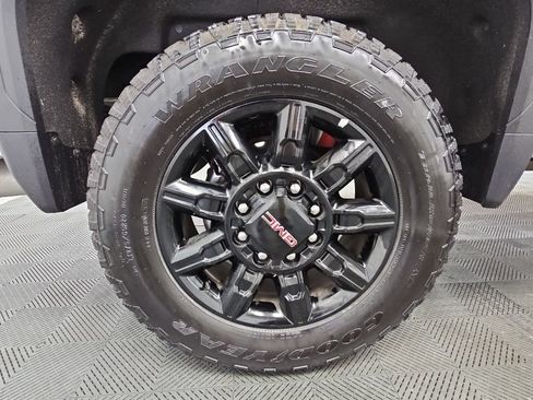Used 2025 GMC Sierra 2500 AT4 AWD/4WD image 49