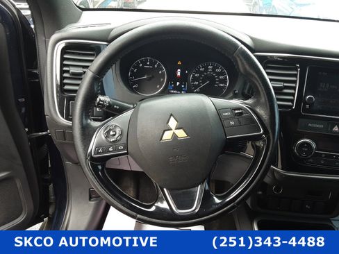Used 2018 Mitsubishi Outlander LE image 18