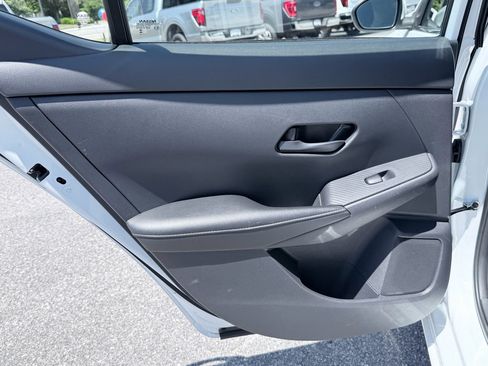 Used 2025 Nissan Sentra SV FWD image 31