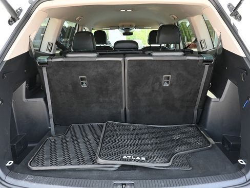 Used 2024 Volkswagen Atlas SE AWD/4WD image 35