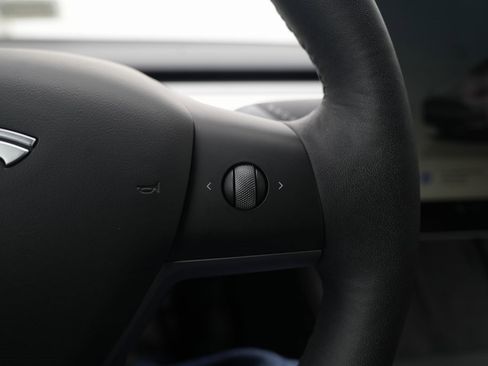 Used 2022 Tesla Model Y Long Range image 45