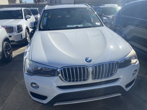Used 2017 BMW X3 xDrive28i AWD/4WD image 3