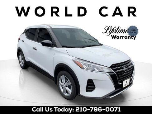 Certified 2025 Nissan Kicks Play S FWD image 1