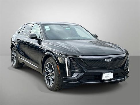 New 2026 Cadillac Lyriq Sport image 13