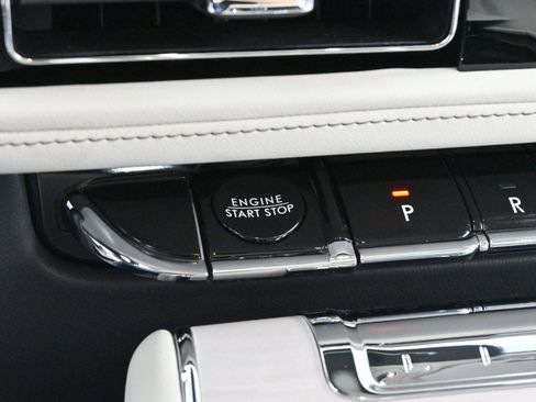 Used 2025 Lincoln Aviator Reserve w/ Equipment Group 201A image 28