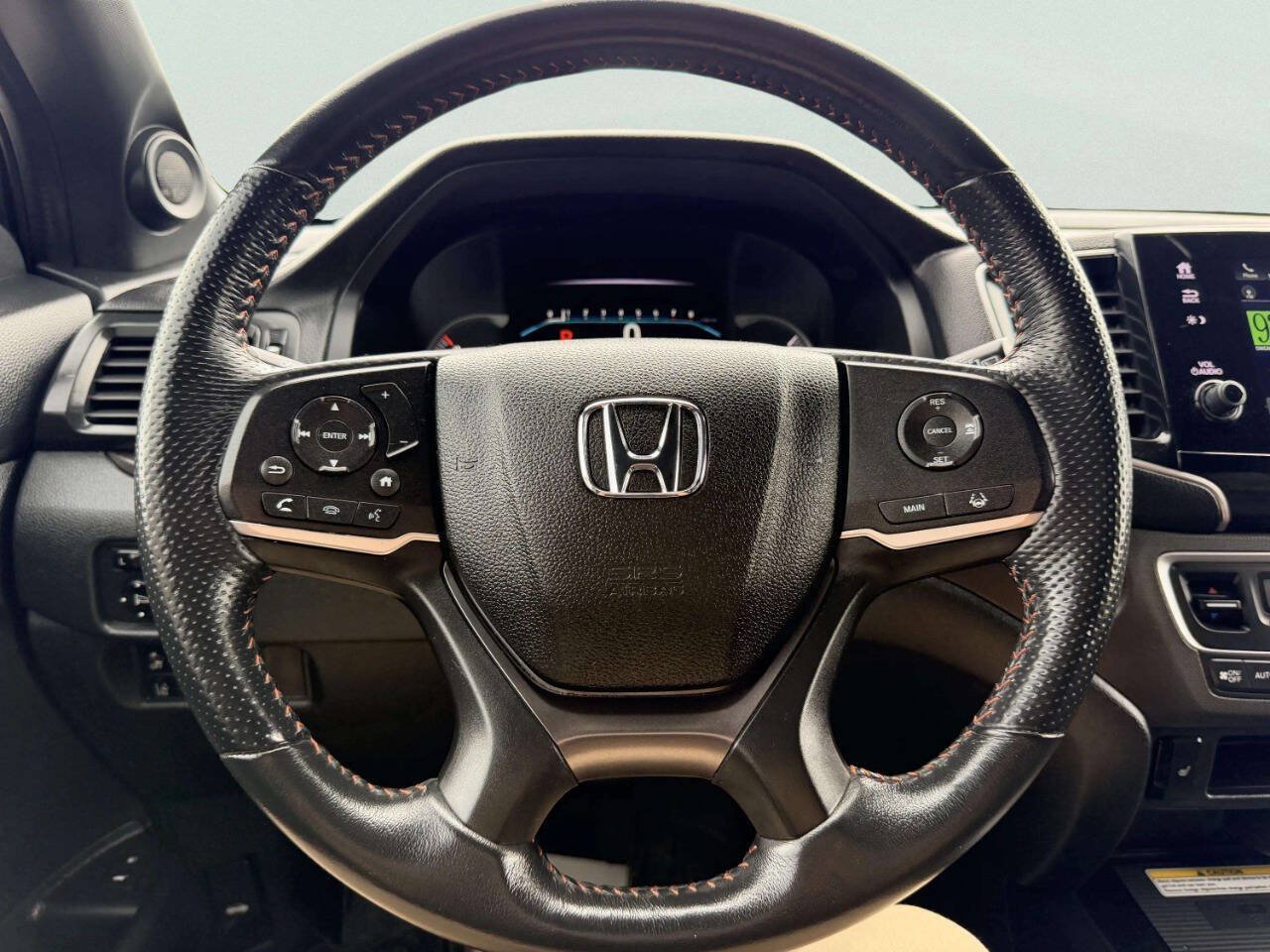 Used 2022 Honda Pilot TrailSport image 39