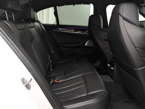 Used 2018 BMW M5 image 19