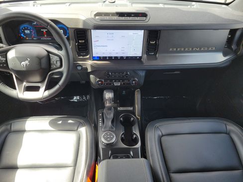 Used 2025 Ford Bronco Badlands AWD/4WD image 14