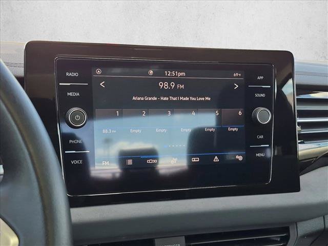 Used 2025 Volkswagen Jetta SE FWD image 13