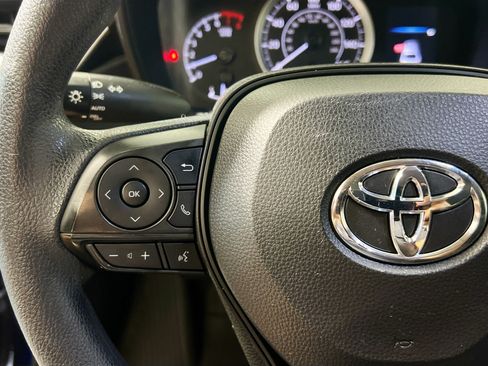 Used 2021 Toyota Corolla LE FWD image 18