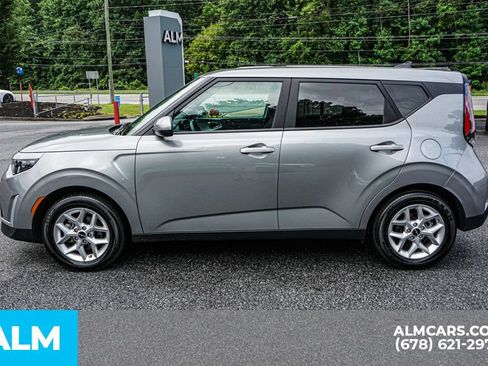 Used 2025 Kia Soul LX w/ LX Technology Package FWD image 6