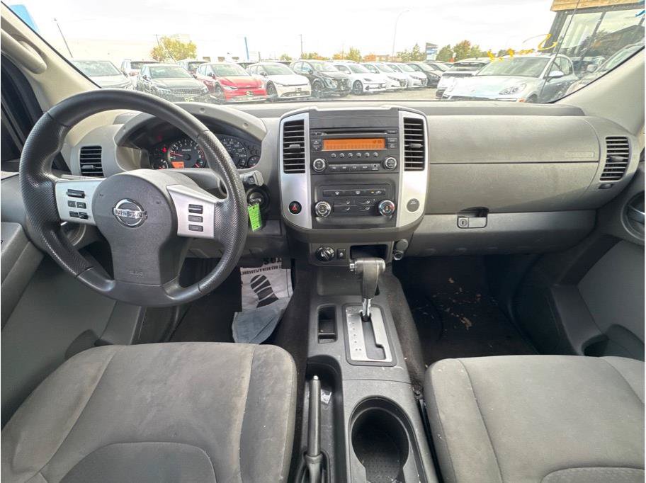 Used 2014 Nissan Xterra X AWD/4WD image 4