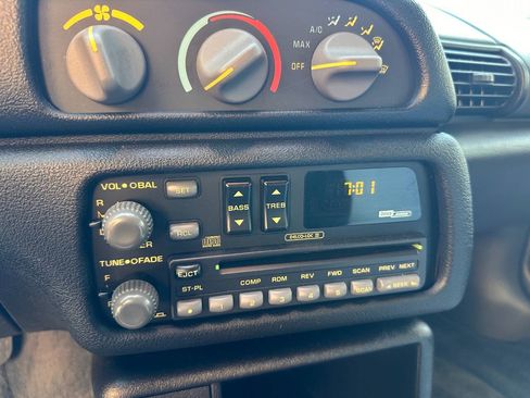 Used 1993 Chevrolet Camaro Z28 RWD image 20