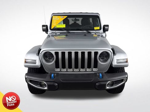 Used 2023 Jeep Wrangler Unlimited Sahara AWD/4WD image 9
