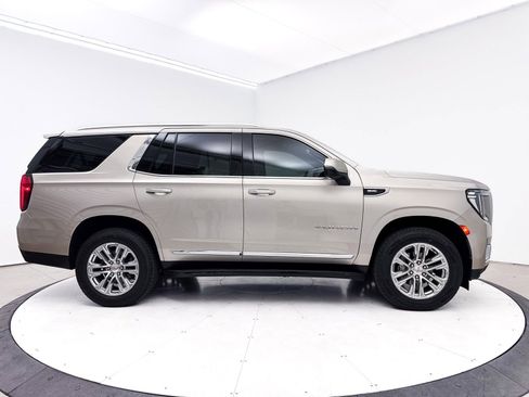 Used 2022 GMC Yukon SLT w/ SLT Premium Package image 38